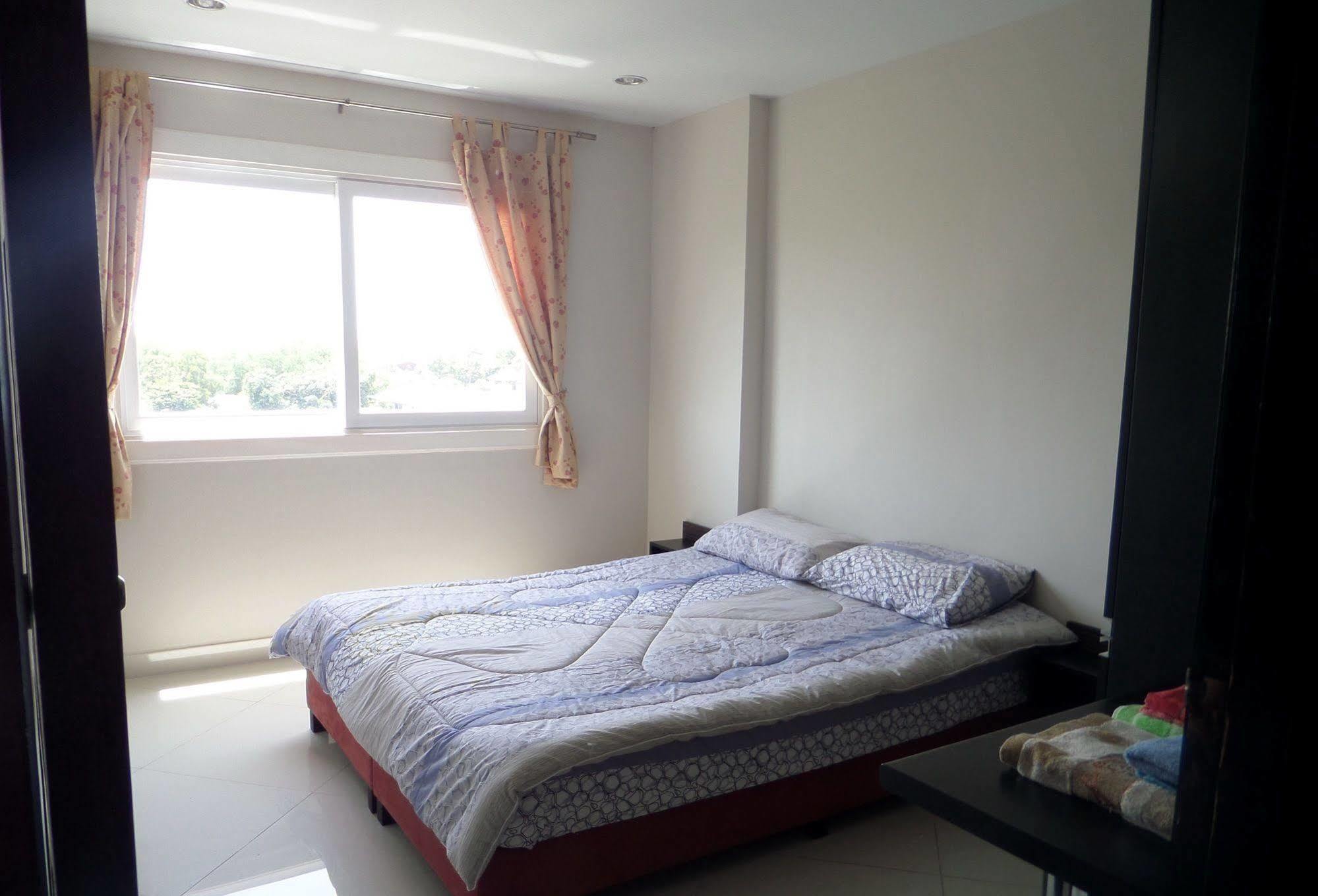 Park Lane Resort By West Joint Venture Jomtien Beach Εξωτερικό φωτογραφία